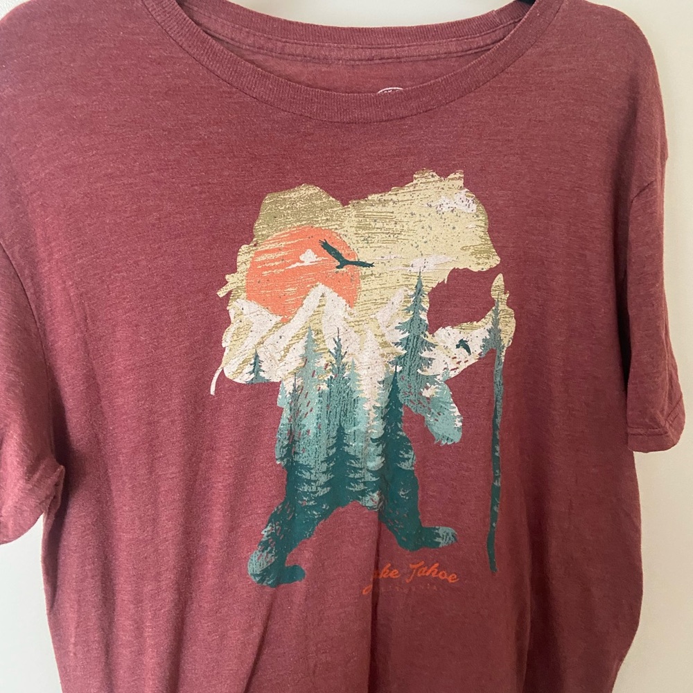 The Duck Company Lake Tahoe Graphic Bear Hiking T-Shirt